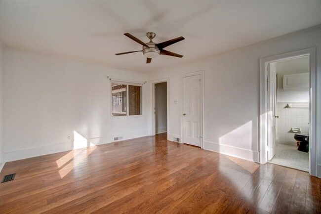 Photo - 118 Tanglewylde Dr