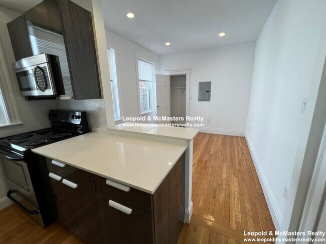 Photo - 36 Peterborough St