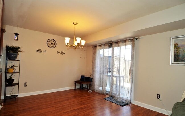 Photo - 9570 Standon Pl