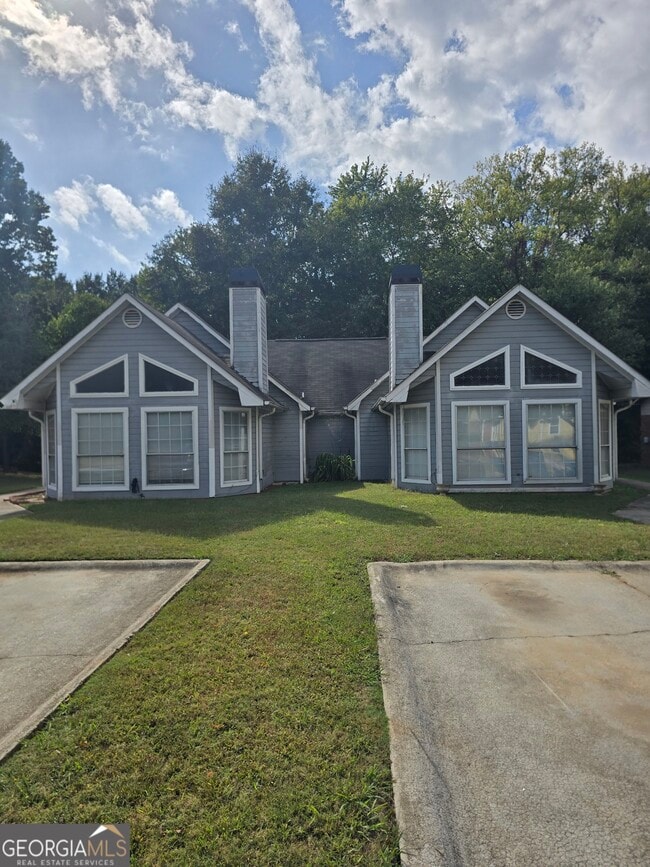 Photo - 2812 Briar Hill Ln SE