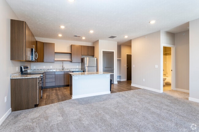 1HAB, 1BA - Evan
