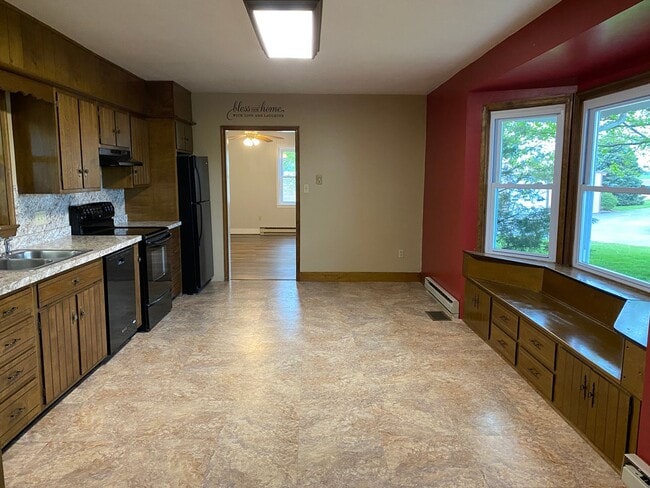 Photo - Coming soon! 4 Bedroom Farmhouse for Rent ...