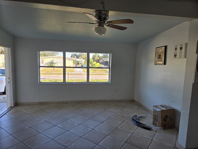 Photo - 21923 Hernando Ave