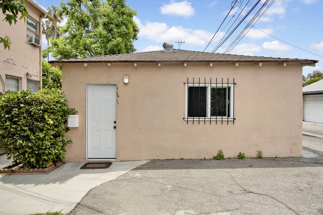 Building Photo - 4341 Laurel Canyon Blvd Rental