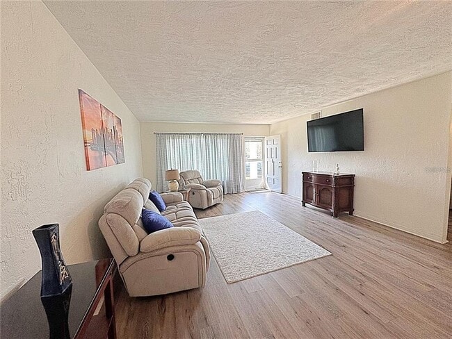 Photo - 2001 World Pkwy Blvd Unit 7