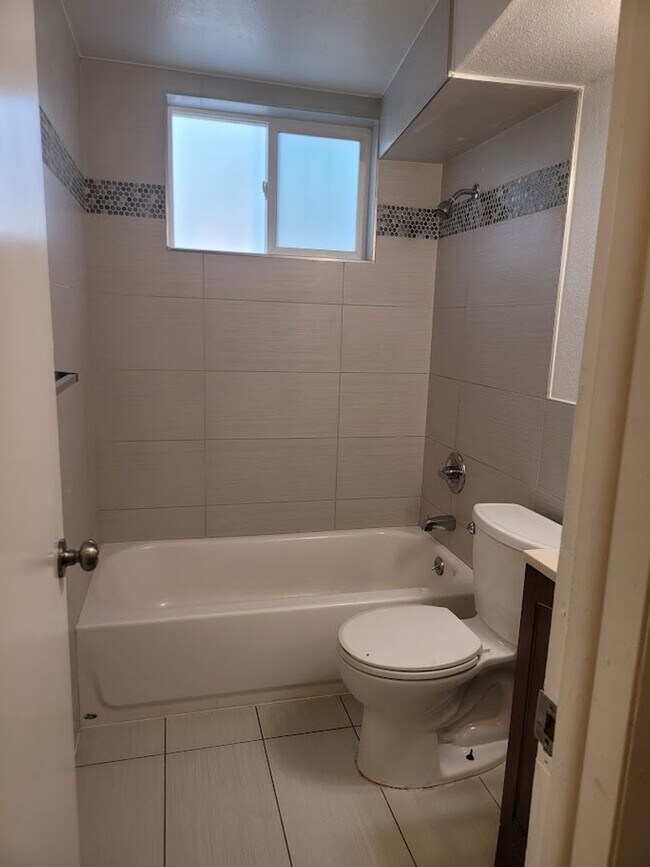 Photo - 3rd 5370 Unit 4