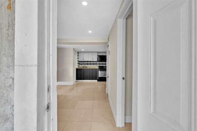 Photo - 921 NW 110th St Unidad 1