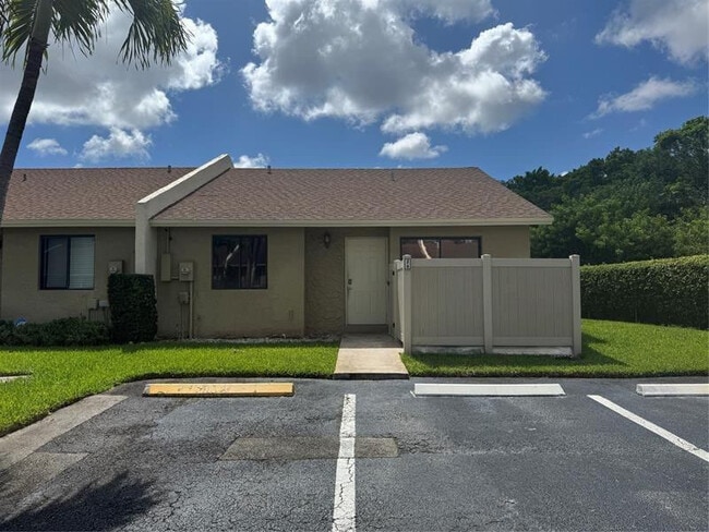 Building Photo - 10324 Boca Bend W