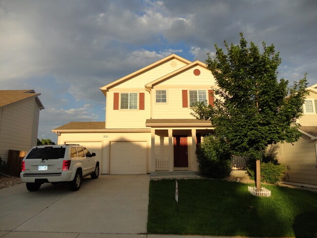 Building Photo - Single Family Home For Rent