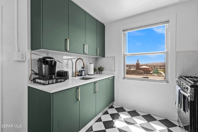 Photo - 618 1/2 Stewart Ct