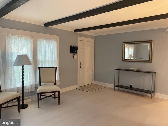 Building Photo - 3 Talbot Ave