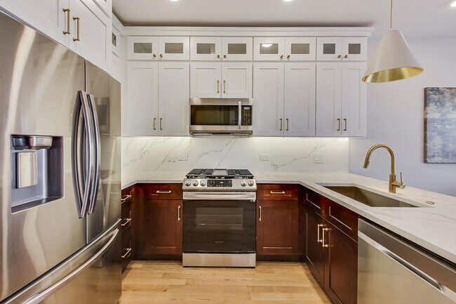 ar_0016 - 1703 W Chicago