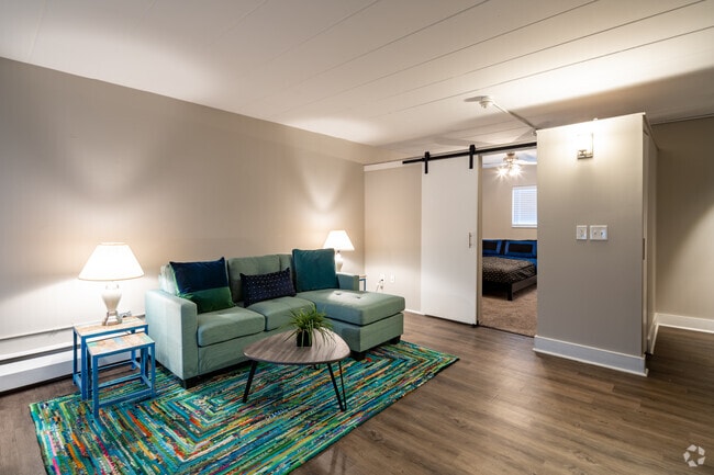 1BR, 1BA - 510 SF