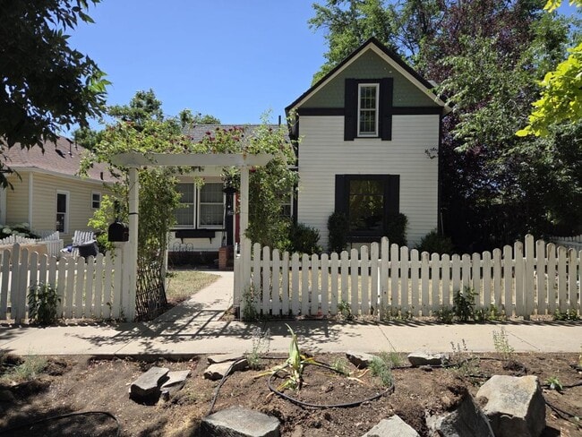 Building Photo - 947 N 5th St
