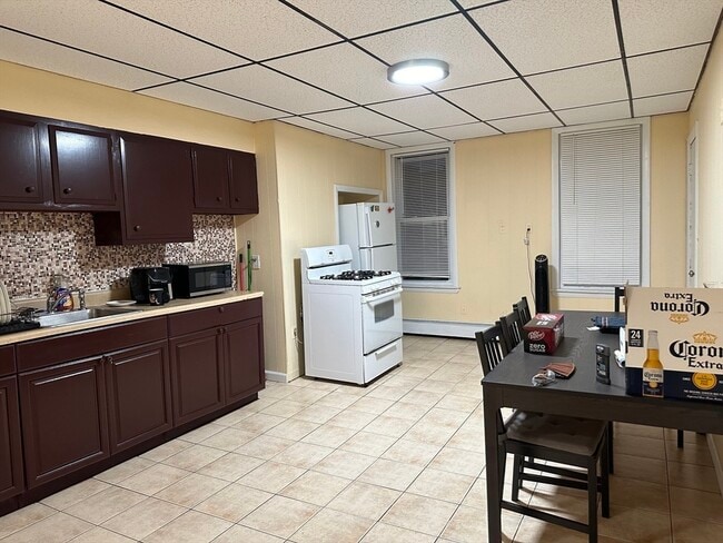 Photo - 196 Chelsea St Unit 3