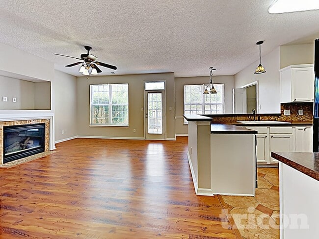 Photo - 5936 Briggs Dr