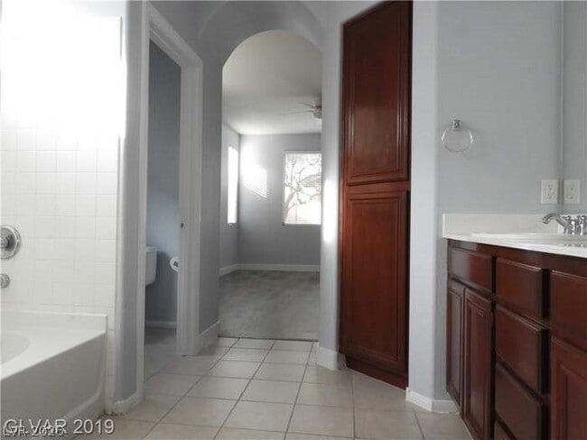 Building Photo - 11440 Parkersburg Ave