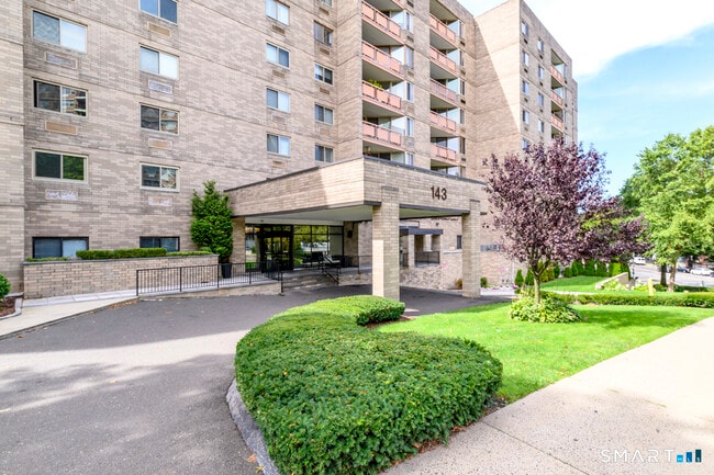 Building Photo - 143 Hoyt St Unit 2K