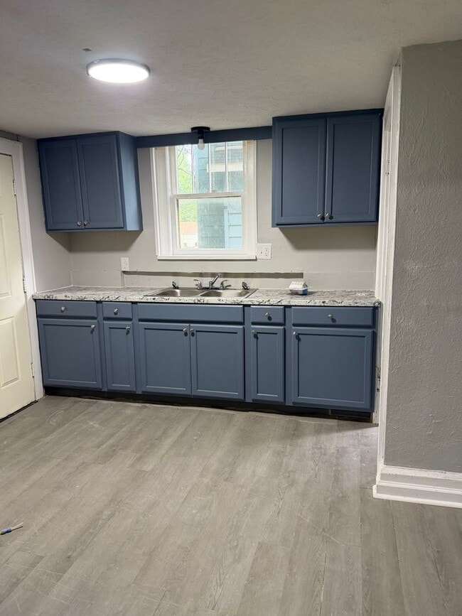 Photo - 1658 Grace Ave NE