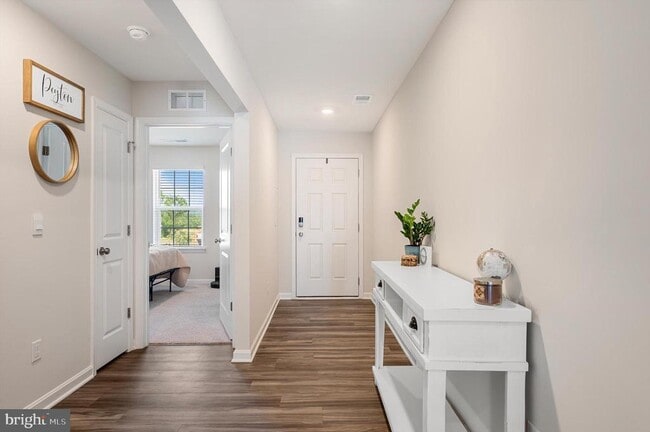 Photo - 171 Centergate Dr