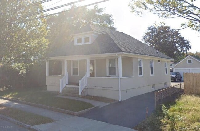 Building Photo - 152 5th Ave Unit 2nd Floor