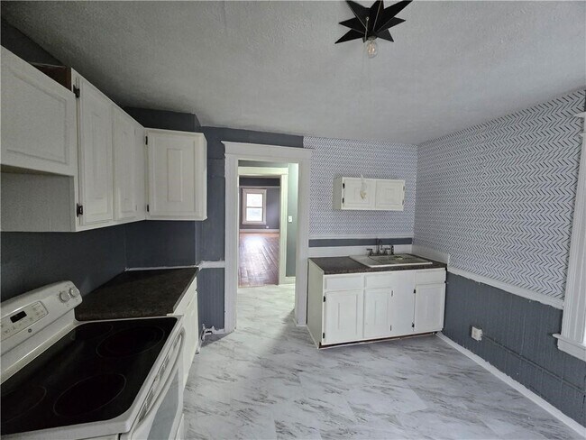 Photo - 388 Genesee St