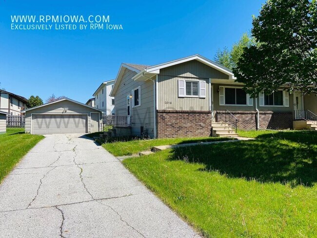 PRIVATE DUPLEX!! 2 Bedroom, 1 Bath with Ba... - PRIVATE DUPLEX!! 2 Bedroom, 1 Bath with Ba... House