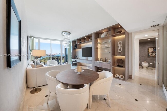 Building Photo - 100 South Pointe Dr Unit 702