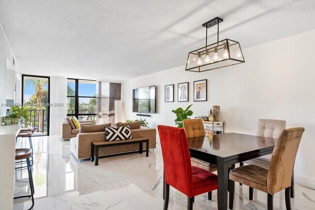 Photo - 1000 Parkview Dr Condo Unit 327