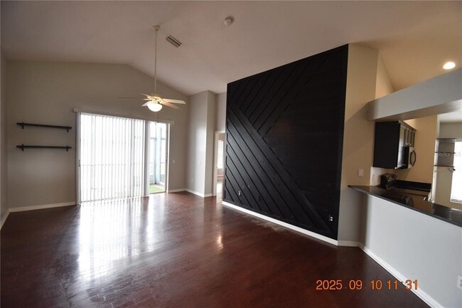 Photo - 12913 Lake Vista Dr