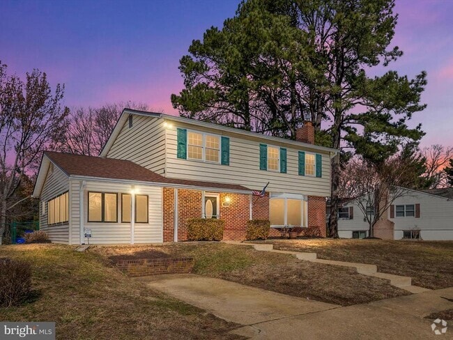 Building Photo - 402 S Cherry Grove Ave Rental