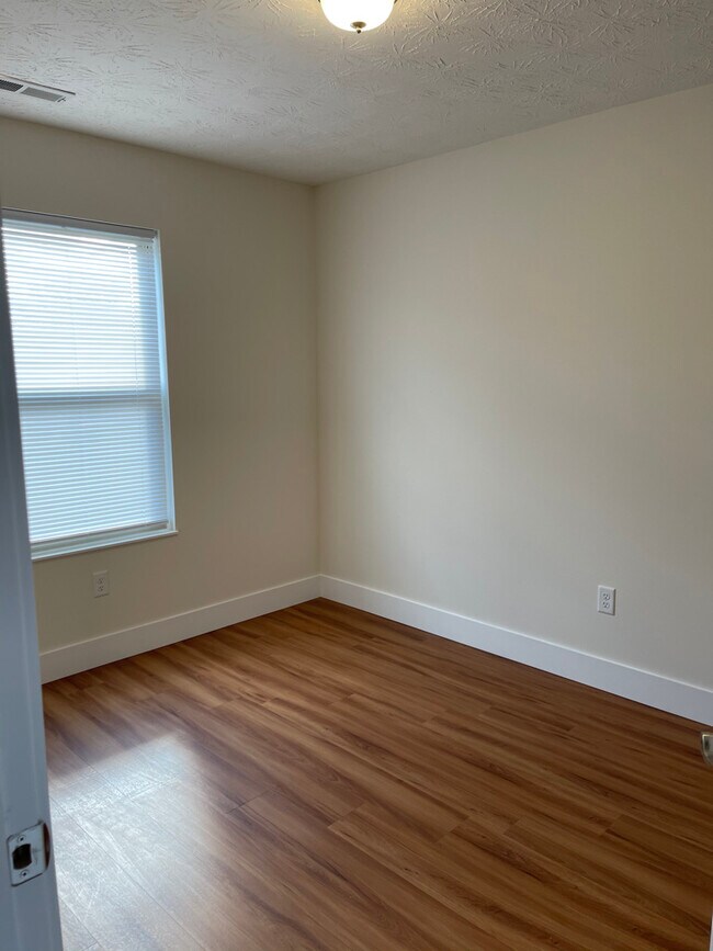 90 Courtyard Ln Townhome Townhome Rental in Amelia OH