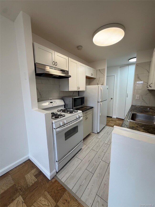 Photo - 16 Lake St Unit 7B