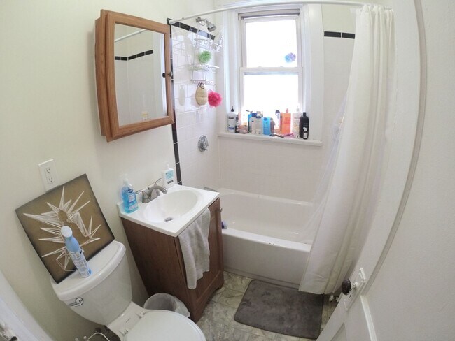 Photo - Charming 4 Bedroom -No Broker Fee