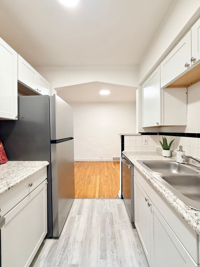 Photo - 6339-6339 Sutherland Ave Unit 6337-1F