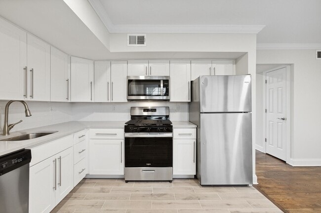 Building Photo - Metuchen Plaza Rental