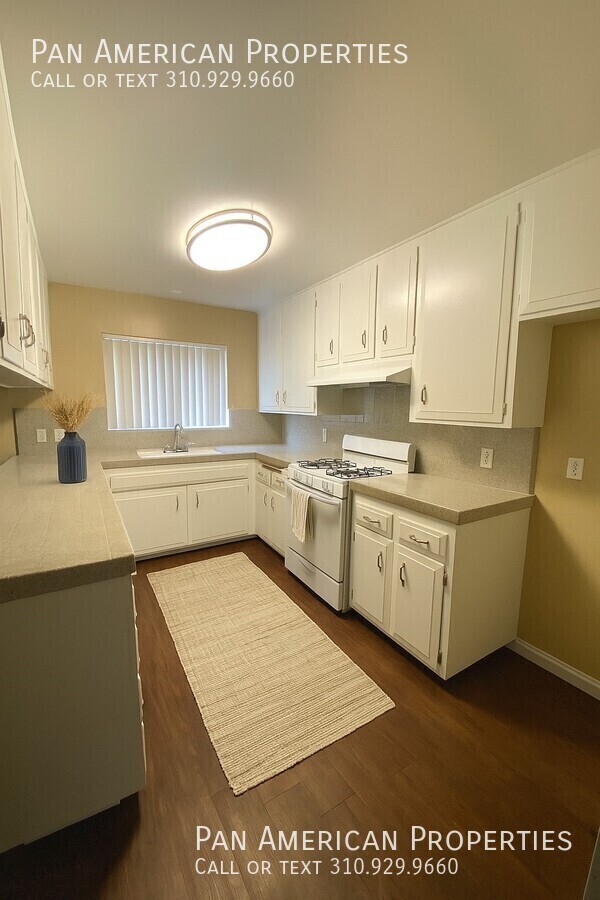 Building Photo - 812 N. Azusa-#4 Unit #4