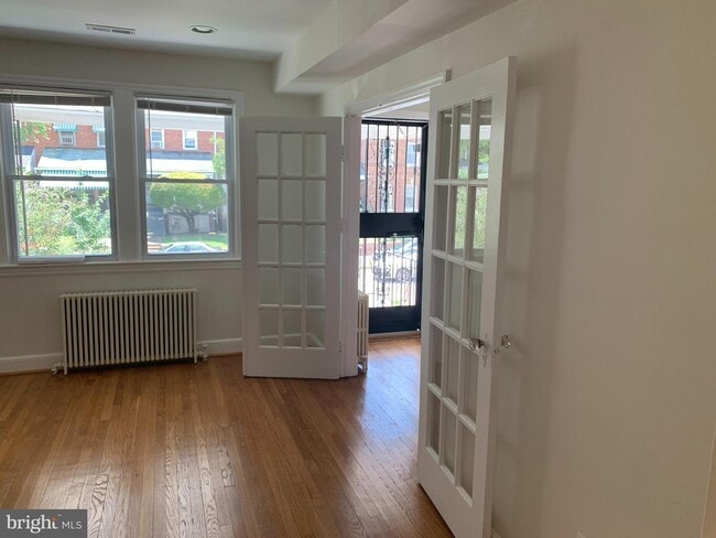 Photo - 1326 Holbrook St NE