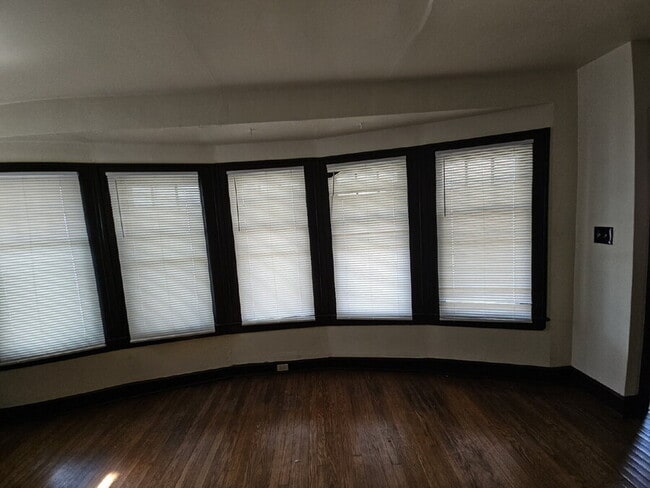 Photo - 1547 Hillcrest Rd Unit 1