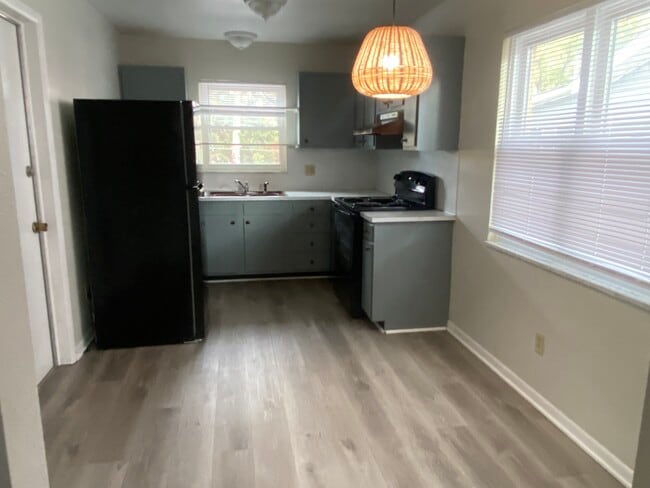 Kitchen - 3712 Douglas Rd Unit Upper