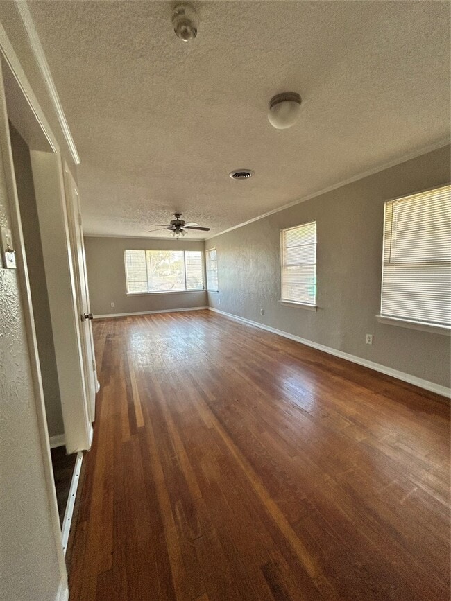 Photo - 1504 Greenbriar Ave