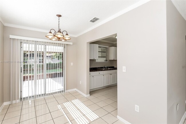 Photo - 381 NE 164th St