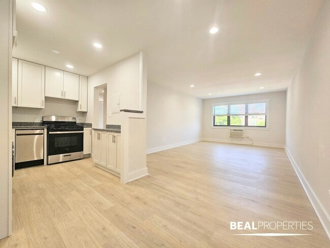 Building Photo - 696 Elm Pl Unit 2 Rental
