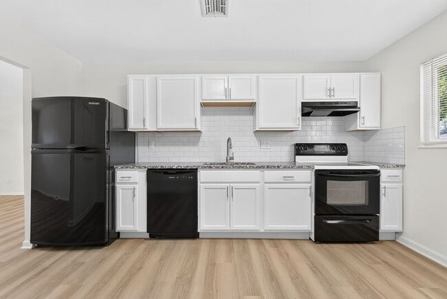 Photo - 5168 Mapleridge Dr