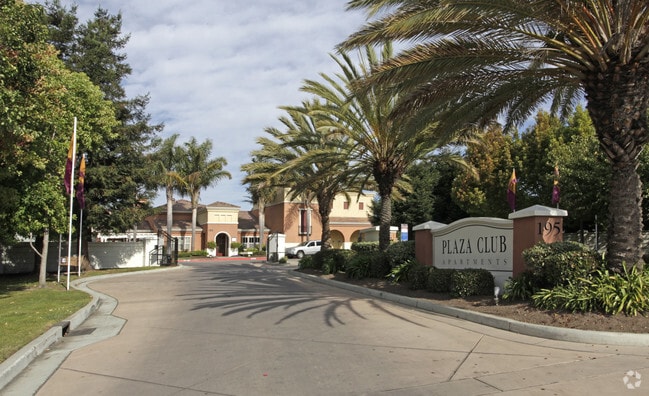Plaza Club