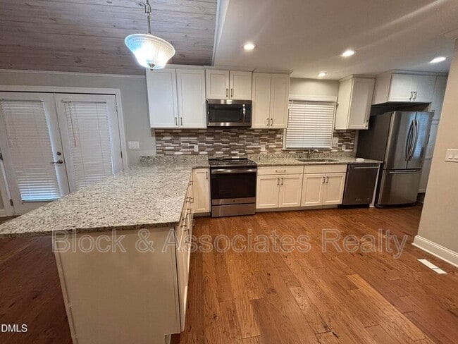 Photo - 501 Merrie Rd
