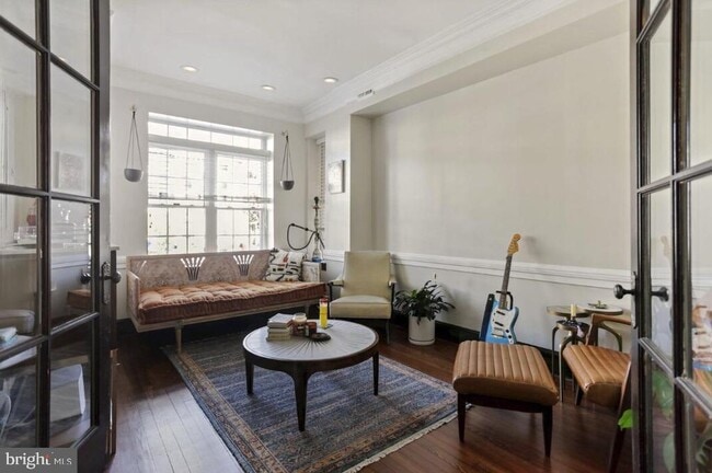 Photo - 3008 11th St NW