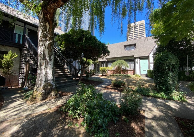 Photo - Canterbury Court