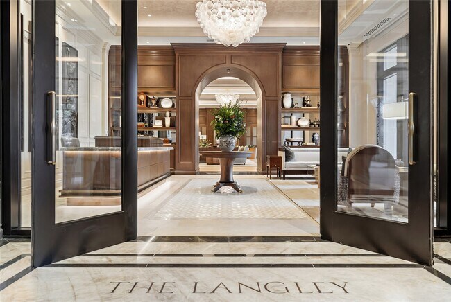 Building Photo - 1717 Bissonnet St Unit 605