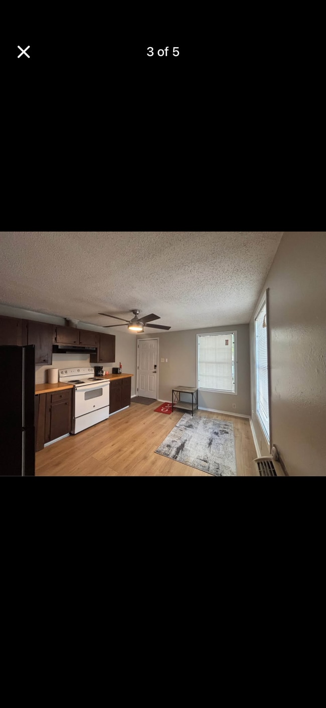 Building Photo - 4017 Spurgeon Dr Unit 4017 Spurgeon Drive  B